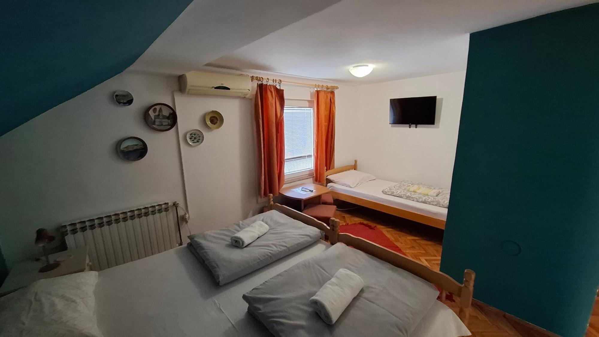Aventurin Rooms Slunj Bilik gambar